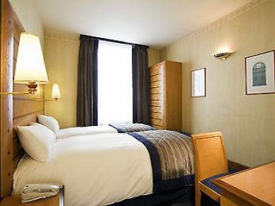 Arc De Triomphe Etoile Hotel