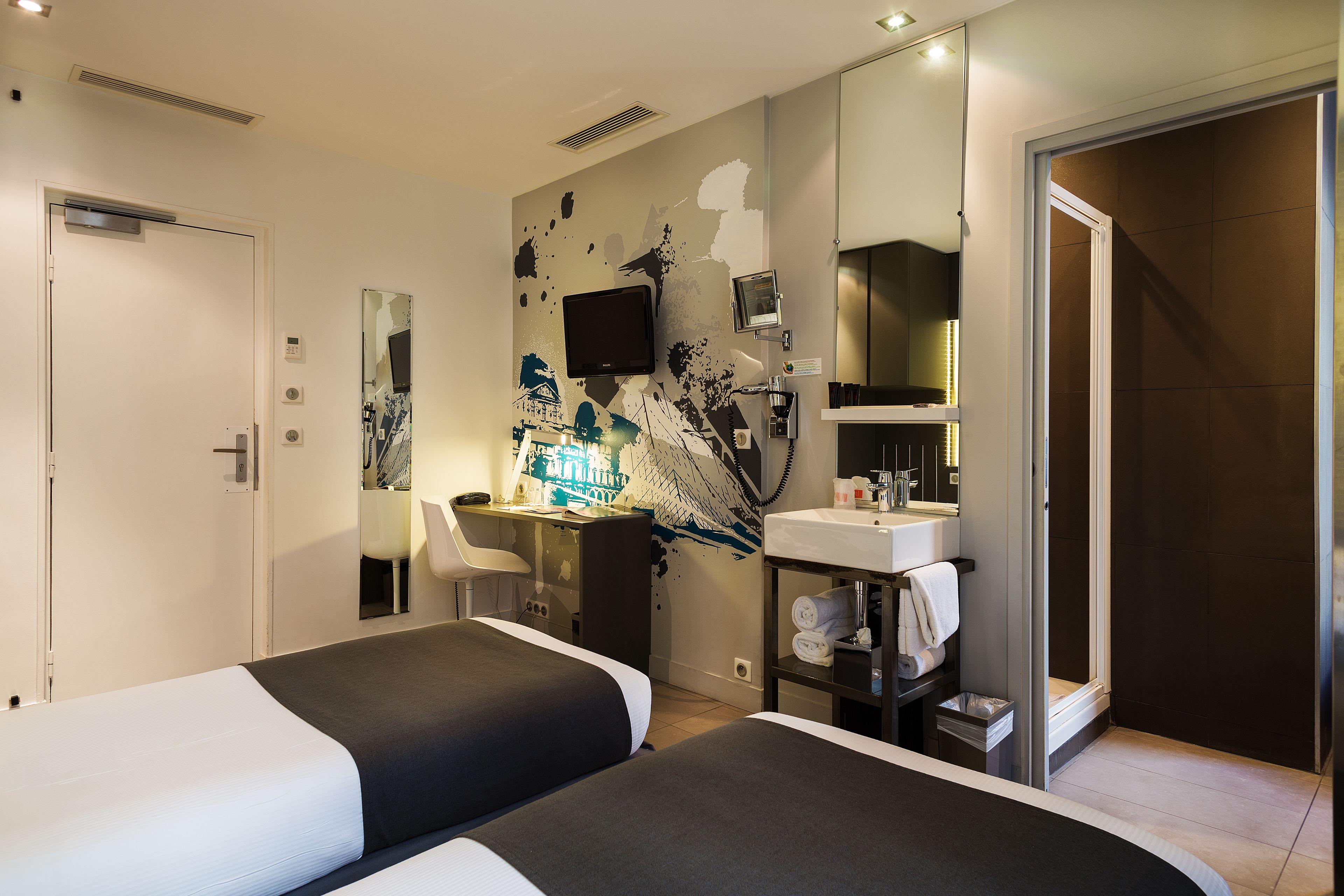 Hotel Arc De Triomphe Etoile 4*