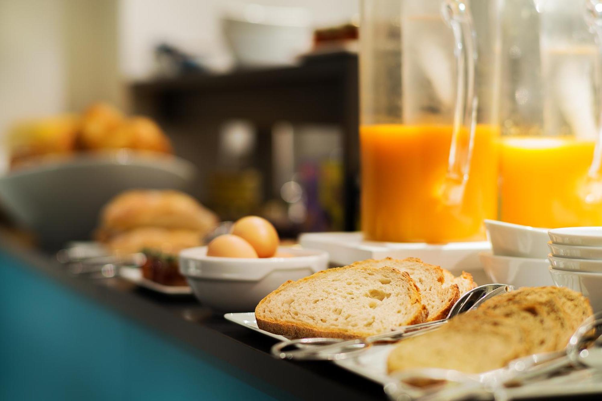 Hotel Arc De Triomphe Etoile 4*