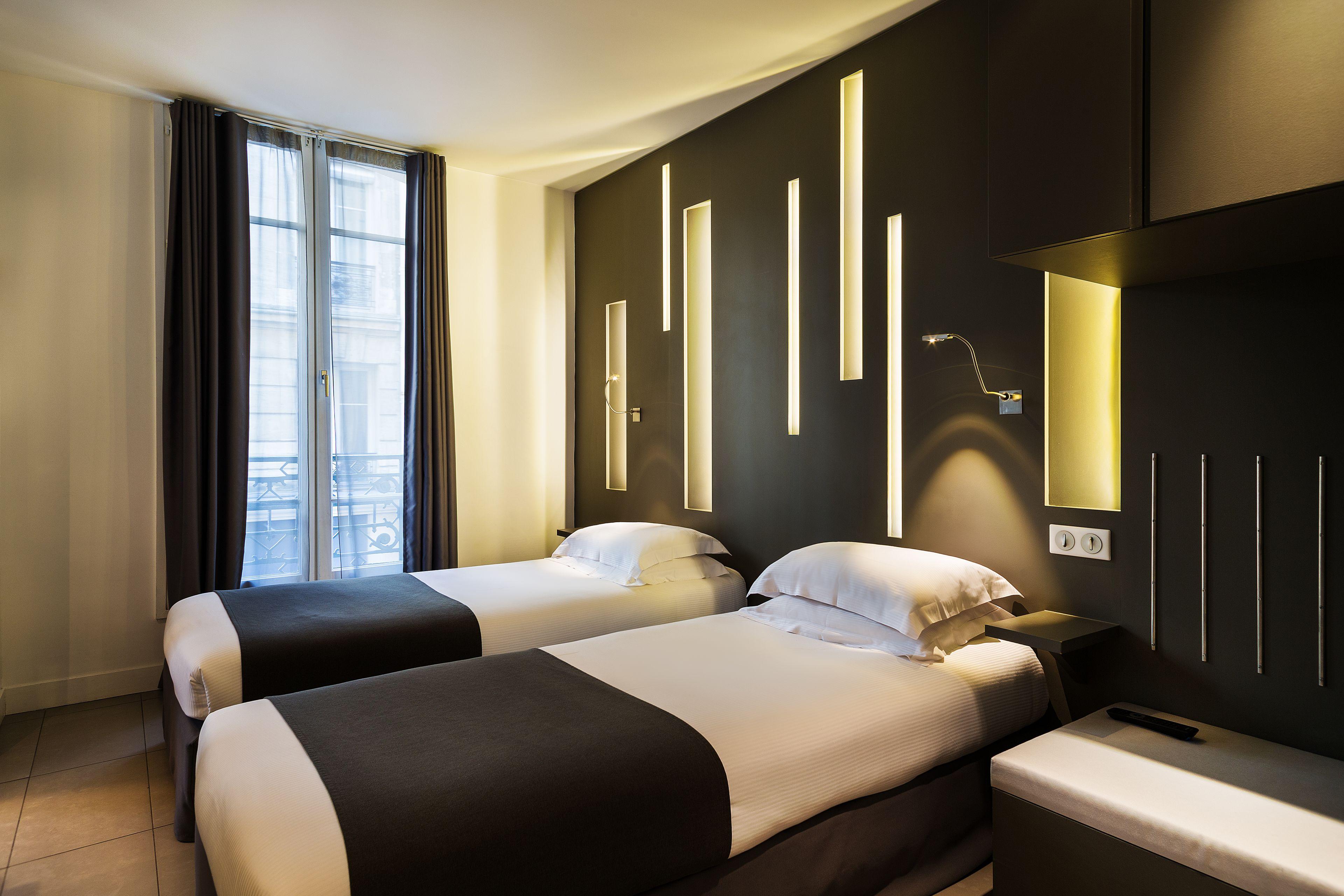Hotel Arc De Triomphe Etoile 4*