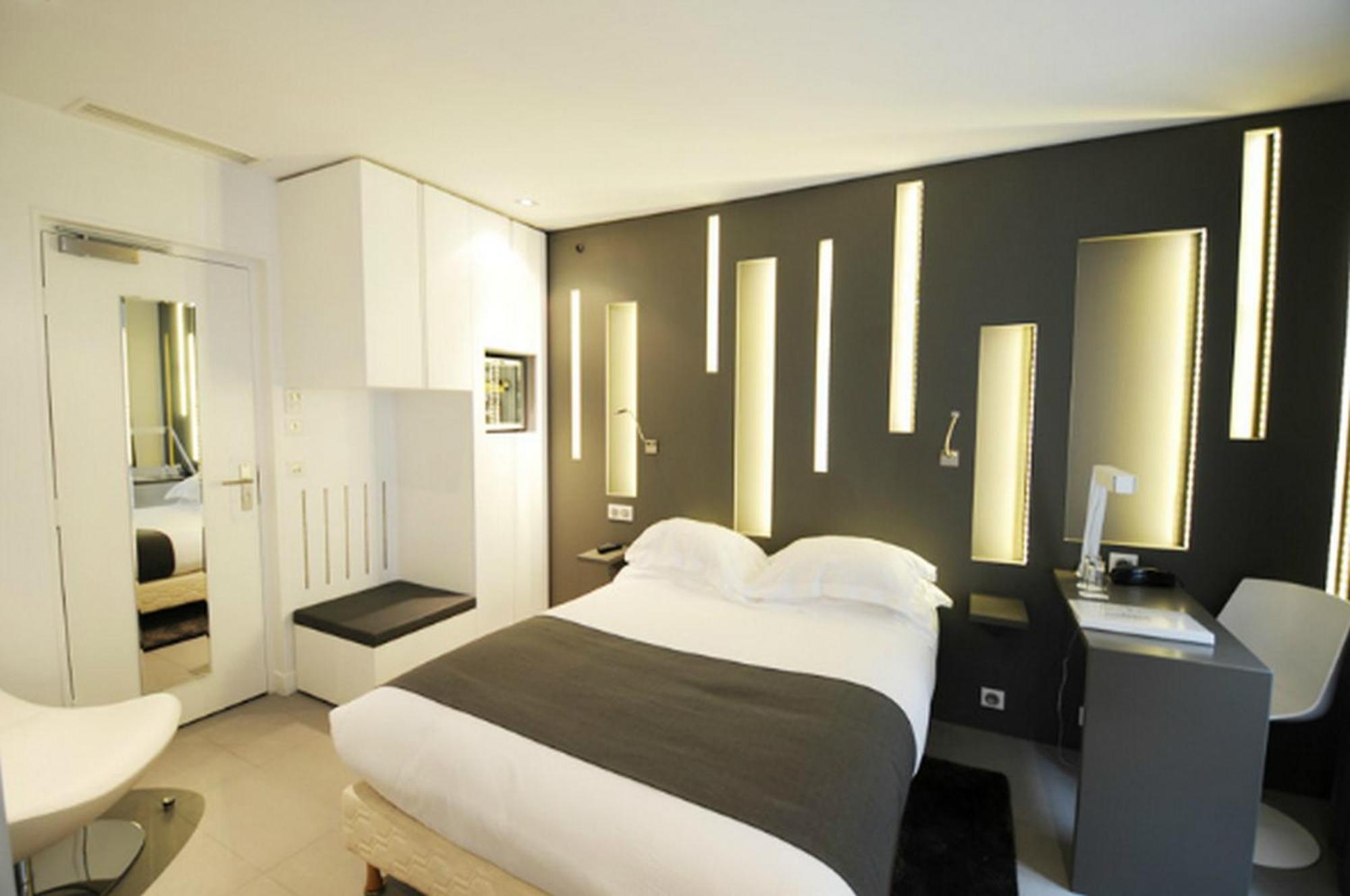 Hotel Arc De Triomphe Etoile 4*