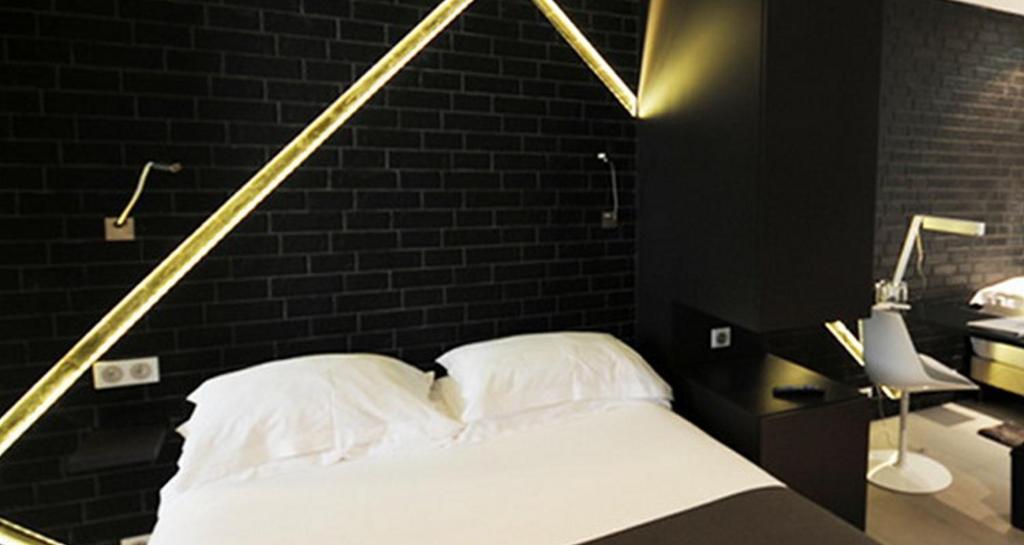 Arc De Triomphe Etoile Hotel