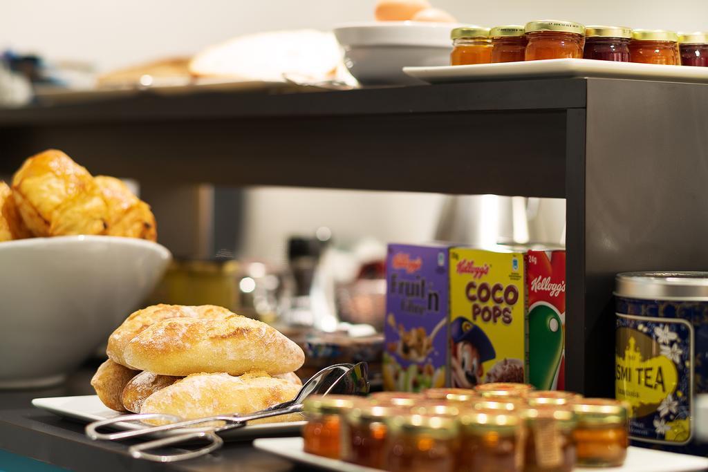 Hotel Arc De Triomphe Etoile 4*